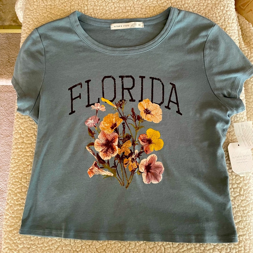 ALTAR’D STATE STONE BLUE FLORAL GRAPHIC BABY TEE